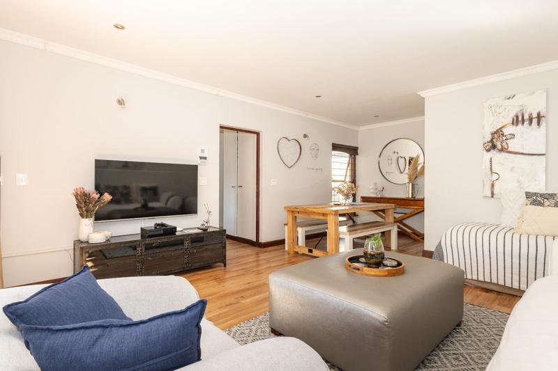 6 Bedroom Property for Sale in Plumstead Western Cape